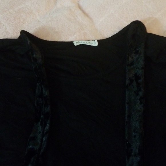 Plus size top - Picture 3 of 3